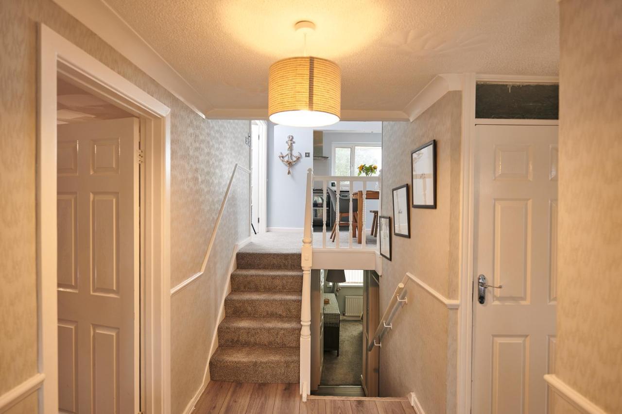 Sea Gem- Beautiful Family Home With Stunning Sea Views & Garden Tenby Exterior photo