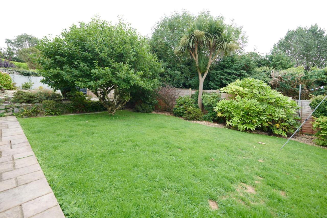 Sea Gem- Beautiful Family Home With Stunning Sea Views & Garden Tenby Exterior photo